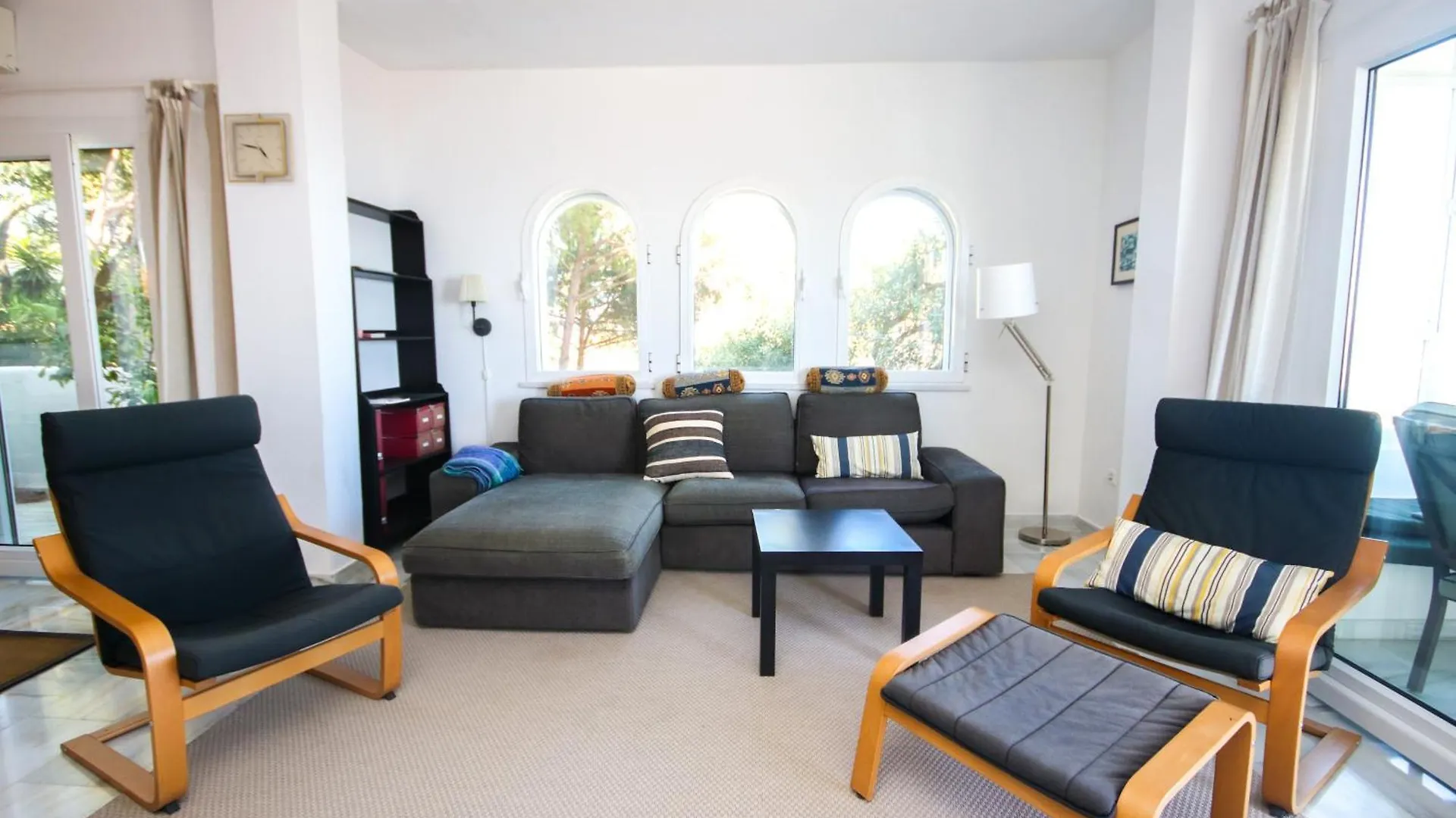 Three Bedroom Apartment La Mairena Elviria Málaga